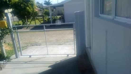 KITNET 01 em TORRES-RS - MELHOR CUSTO BENEFICIO na mais bela praia Gaúcha - cozinha - banheiro - ar condicionado - Smart TV 32' Android Apps Youtube - Netflix - Prime Vídeo e Wi-Fi - Estacionamento - Acomoda até 4 pessoas - Anfitriã Superhost no BnB Torres Exterior foto
