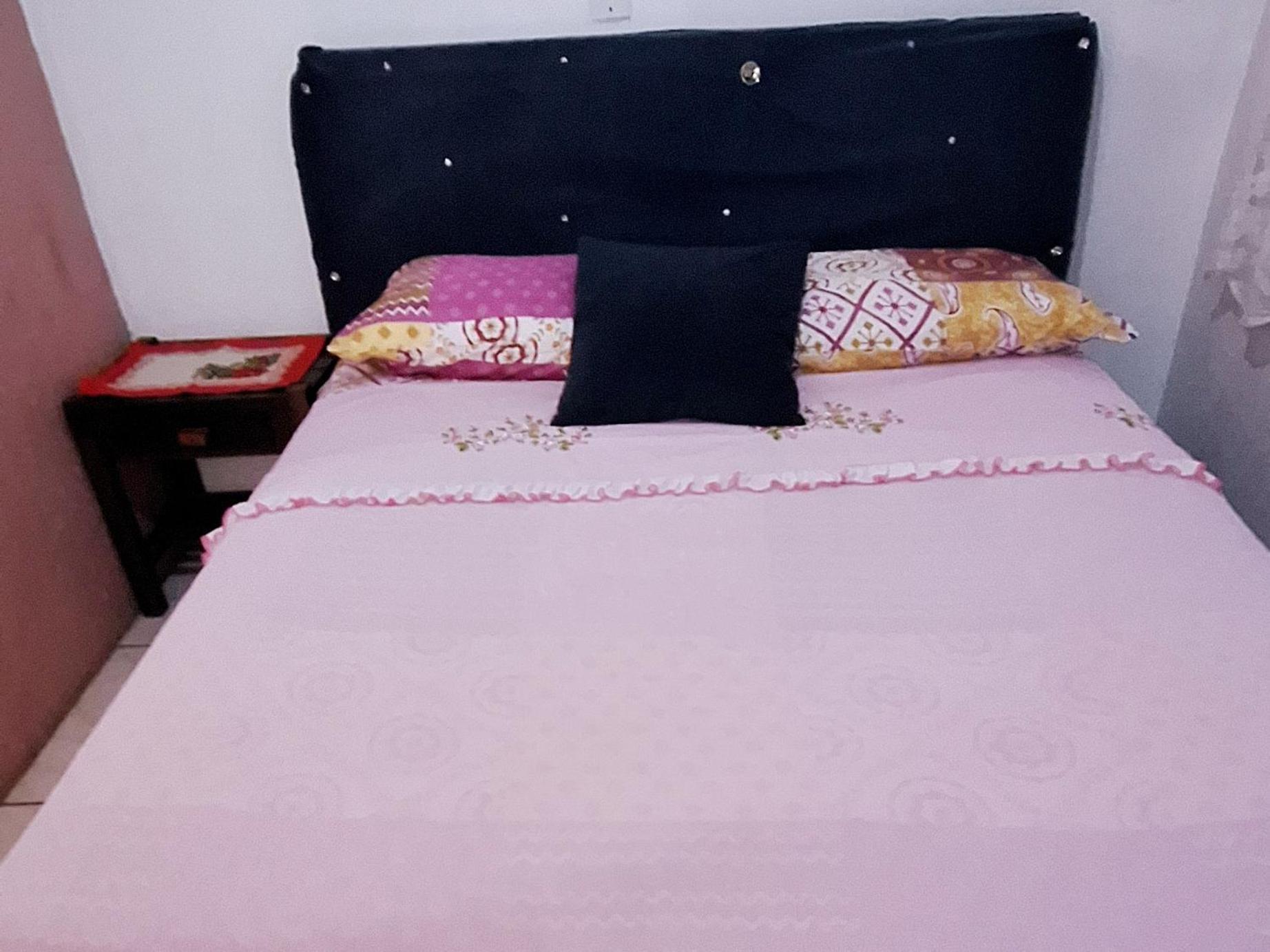KITNET 01 em TORRES-RS - MELHOR CUSTO BENEFICIO na mais bela praia Gaúcha - cozinha - banheiro - ar condicionado - Smart TV 32' Android Apps Youtube - Netflix - Prime Vídeo e Wi-Fi - Estacionamento - Acomoda até 4 pessoas - Anfitriã Superhost no BnB Torres Exterior foto